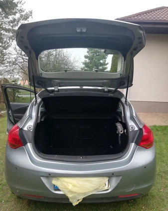 Opel Astra cena 26500 przebieg: 123000, rok produkcji 2011 z Łódź małe 46